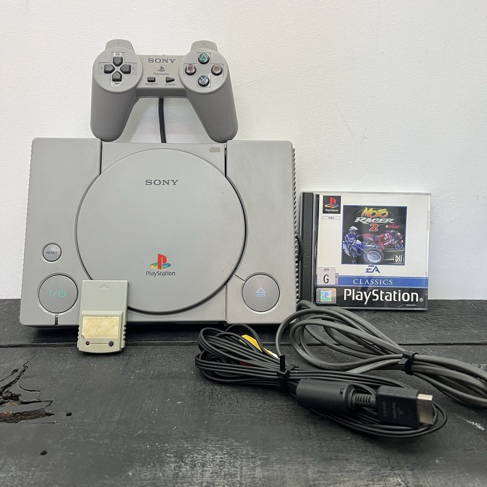 PlayStation 1 Console SCPH-7502 W.Controller & Game Mem Card & Leads Console