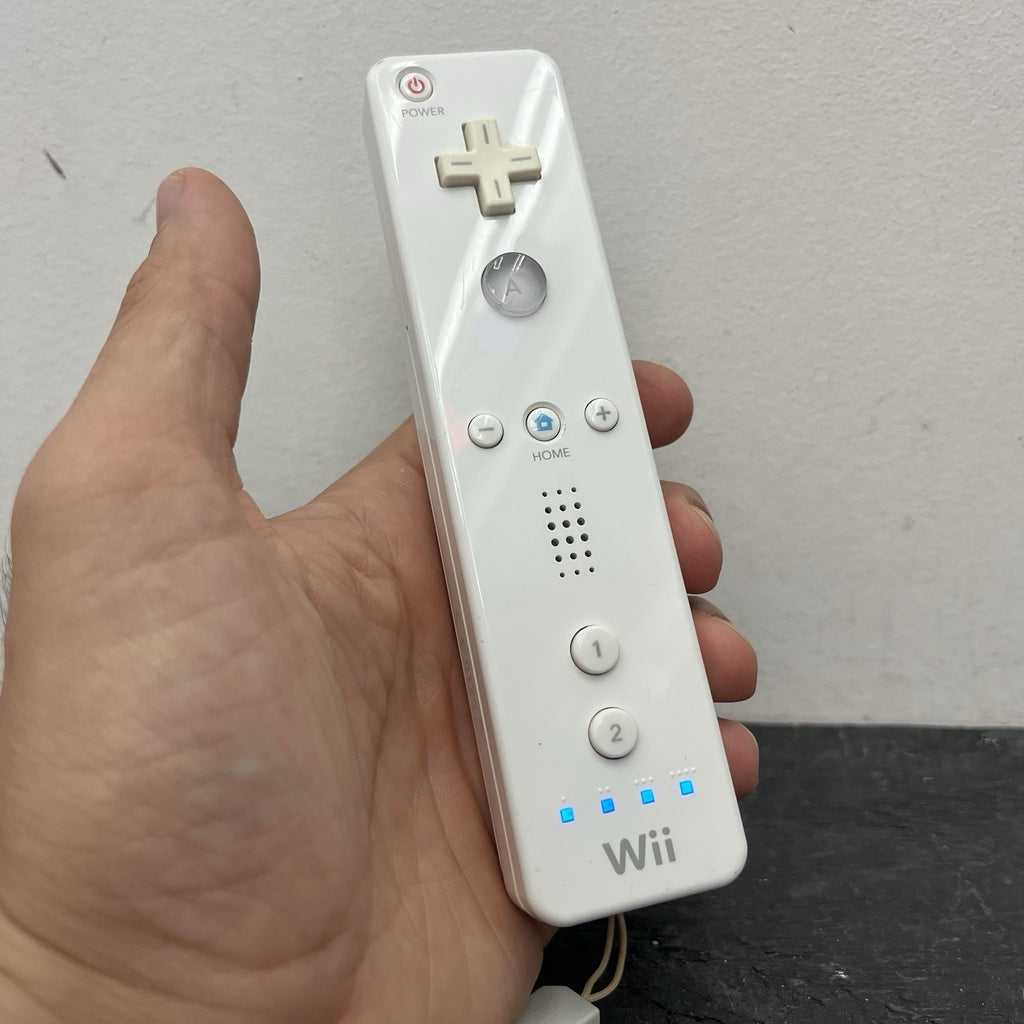 Nintendo Wii RVL-001 W. Games Controller & Leads Console