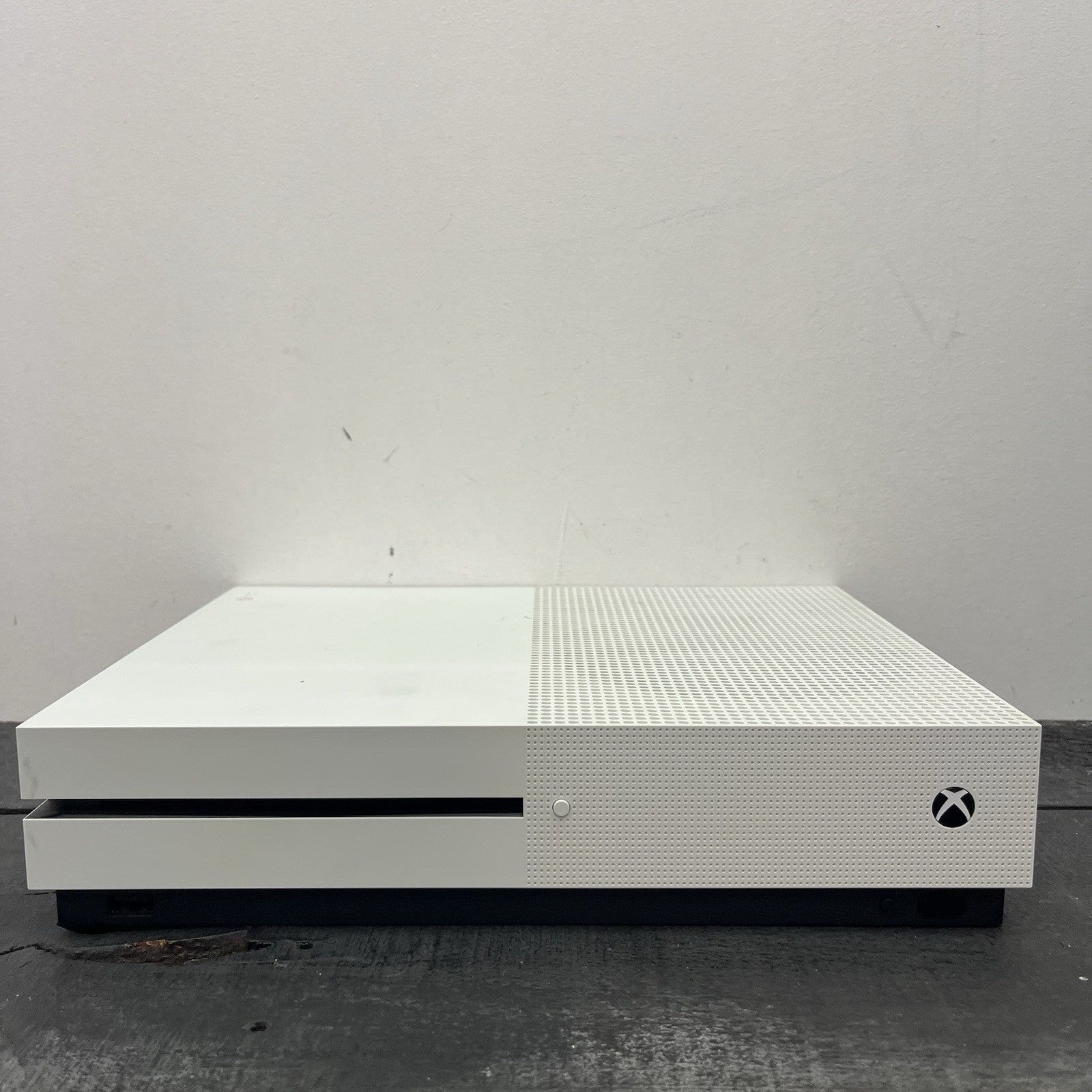 Microsoft Xbox One S 1681 W.Game Controller & Leads Console