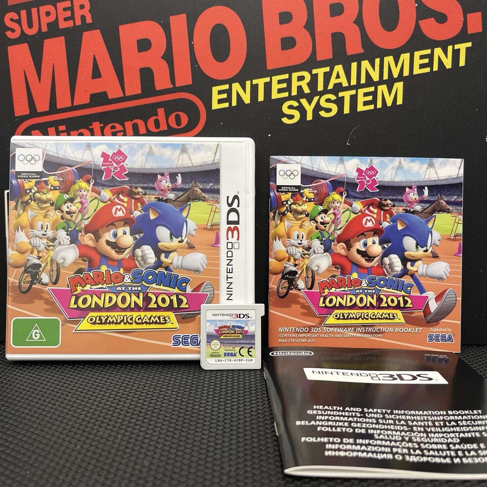 Mario & Sonic At The London 2012 Olympic Games with the Manual Nintendo 3DS