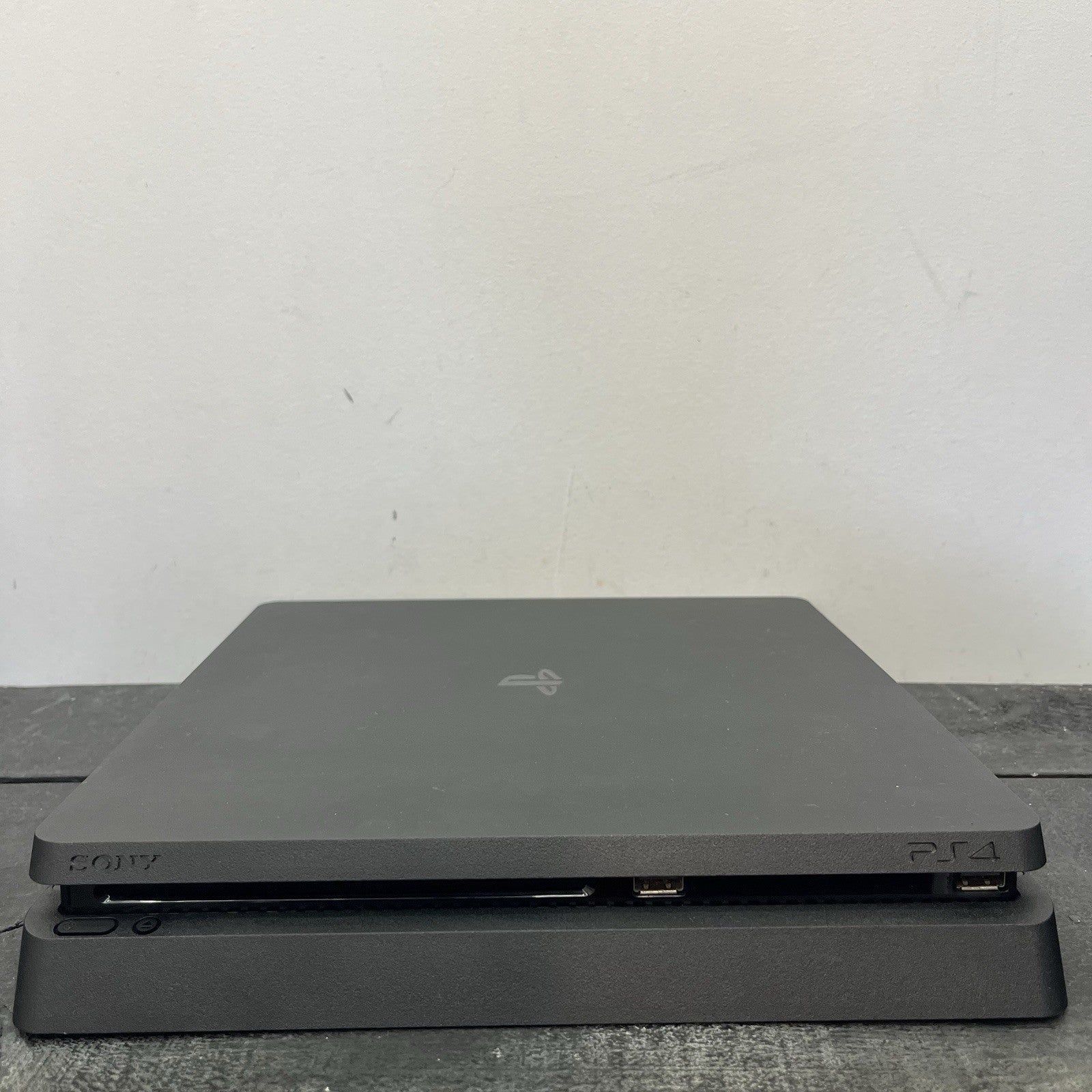 PlayStation 4 500GB Slim W.Game Controller & Leads Console