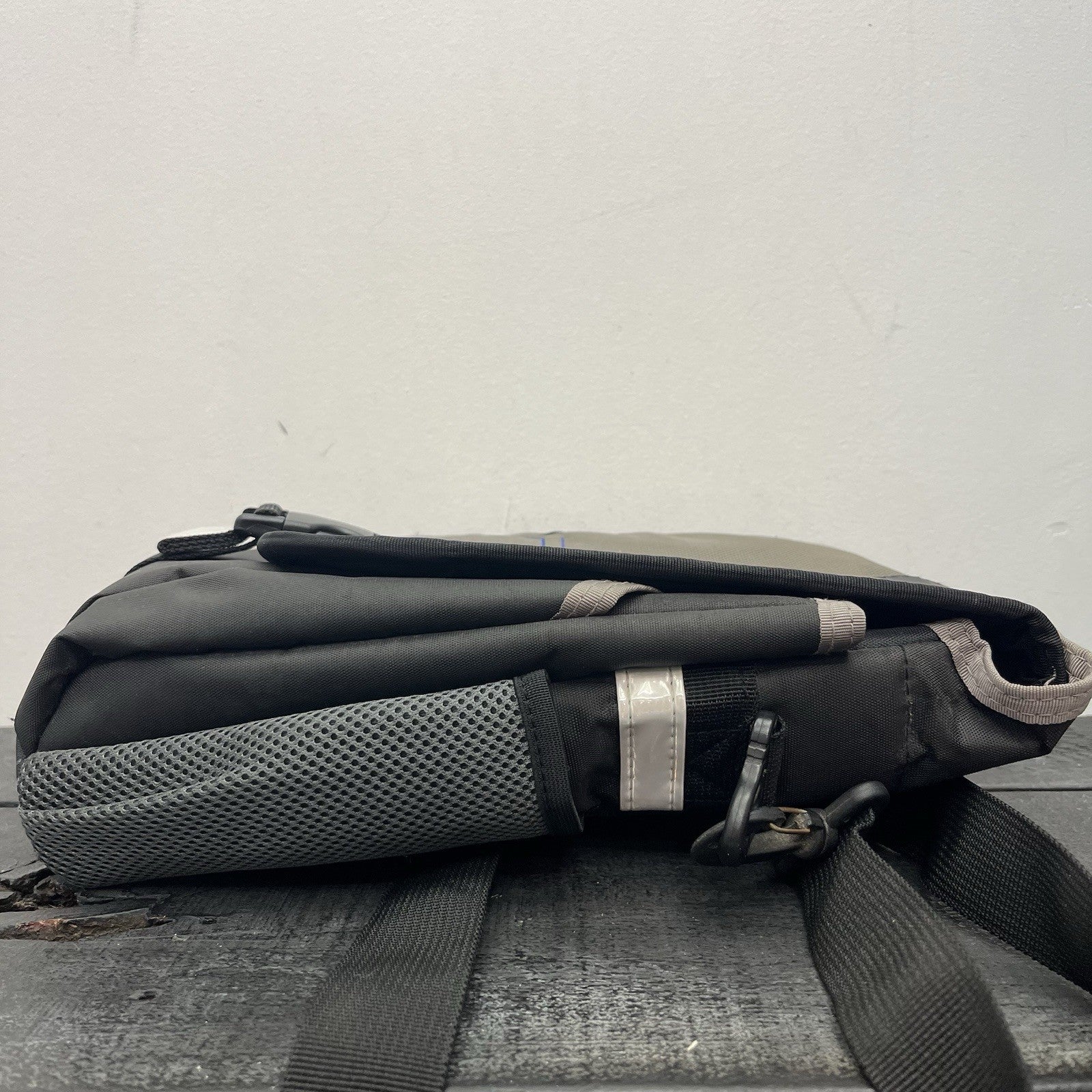 Sony PlayStation 2 Official RDS Travel Carry Bag Grey Black Blue Trim PS2 Logo