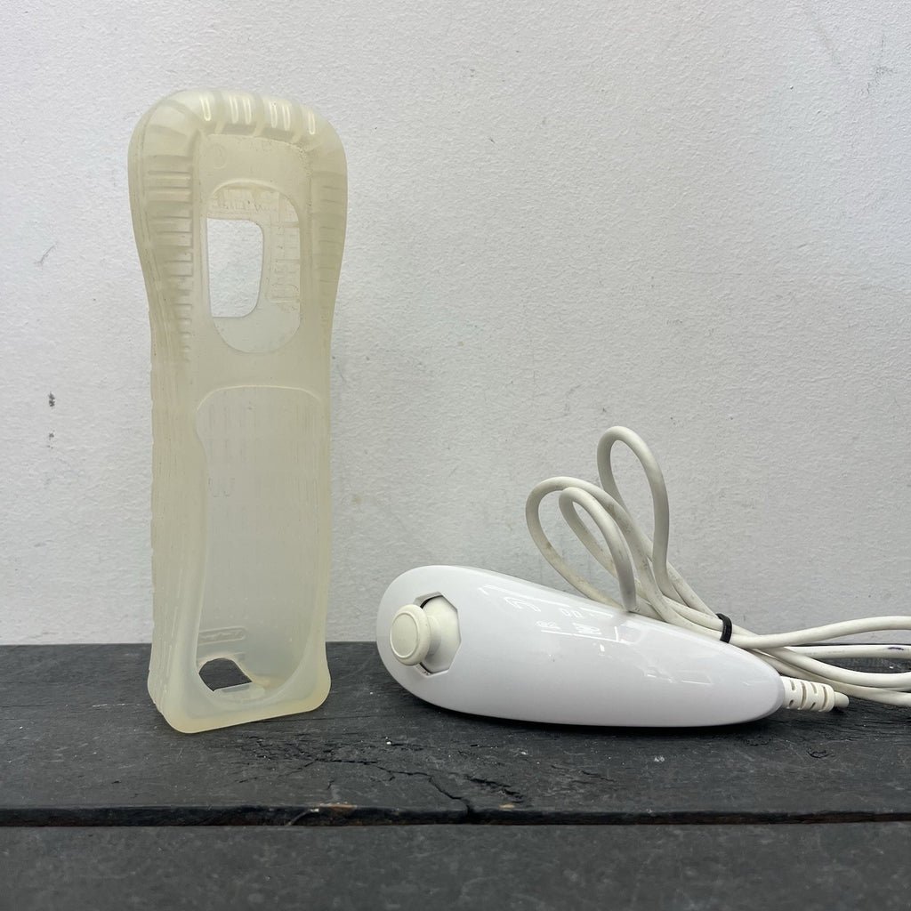 Nintendo Wii RVL-001 W. Games Controller & Leads Console