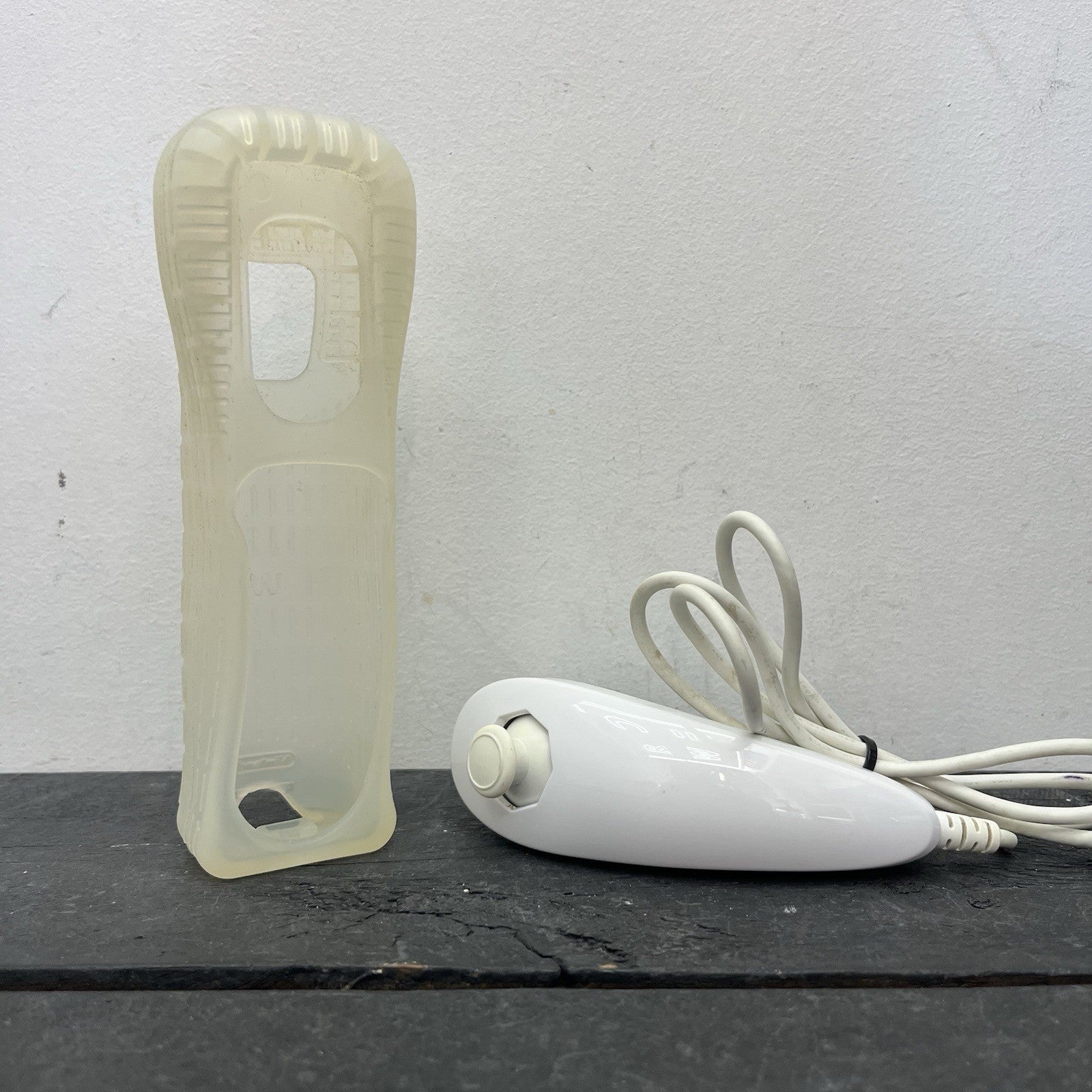 Nintendo Wii RVL-001 W. Games Controller & Leads Console