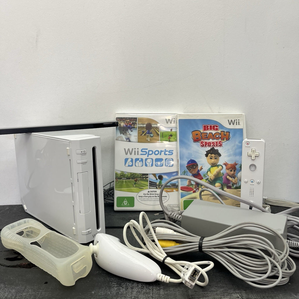 Nintendo Wii RVL-001 W. Games Controller & Leads Console