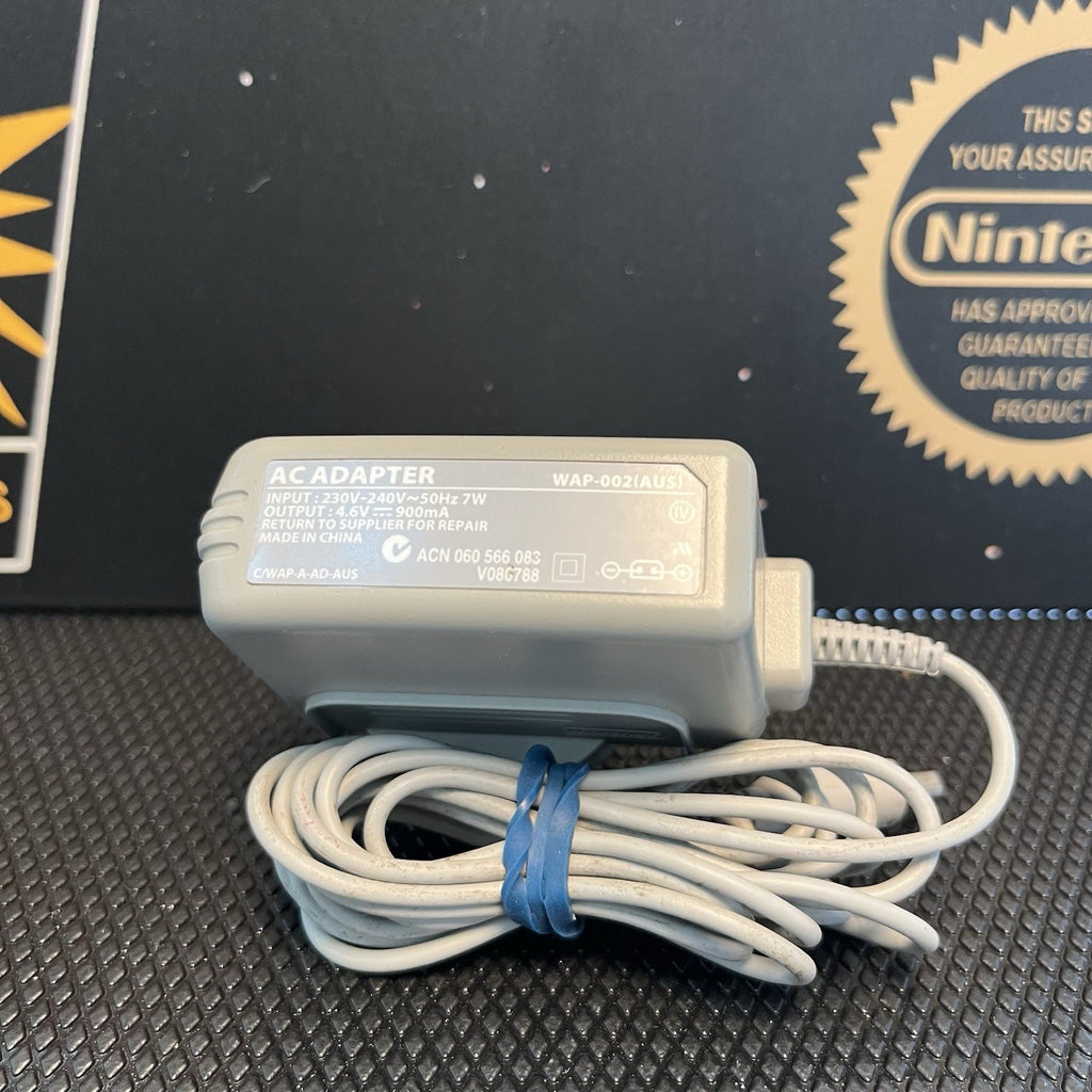 Nintendo 3DS Cosmos Black W.Game & Charger Console