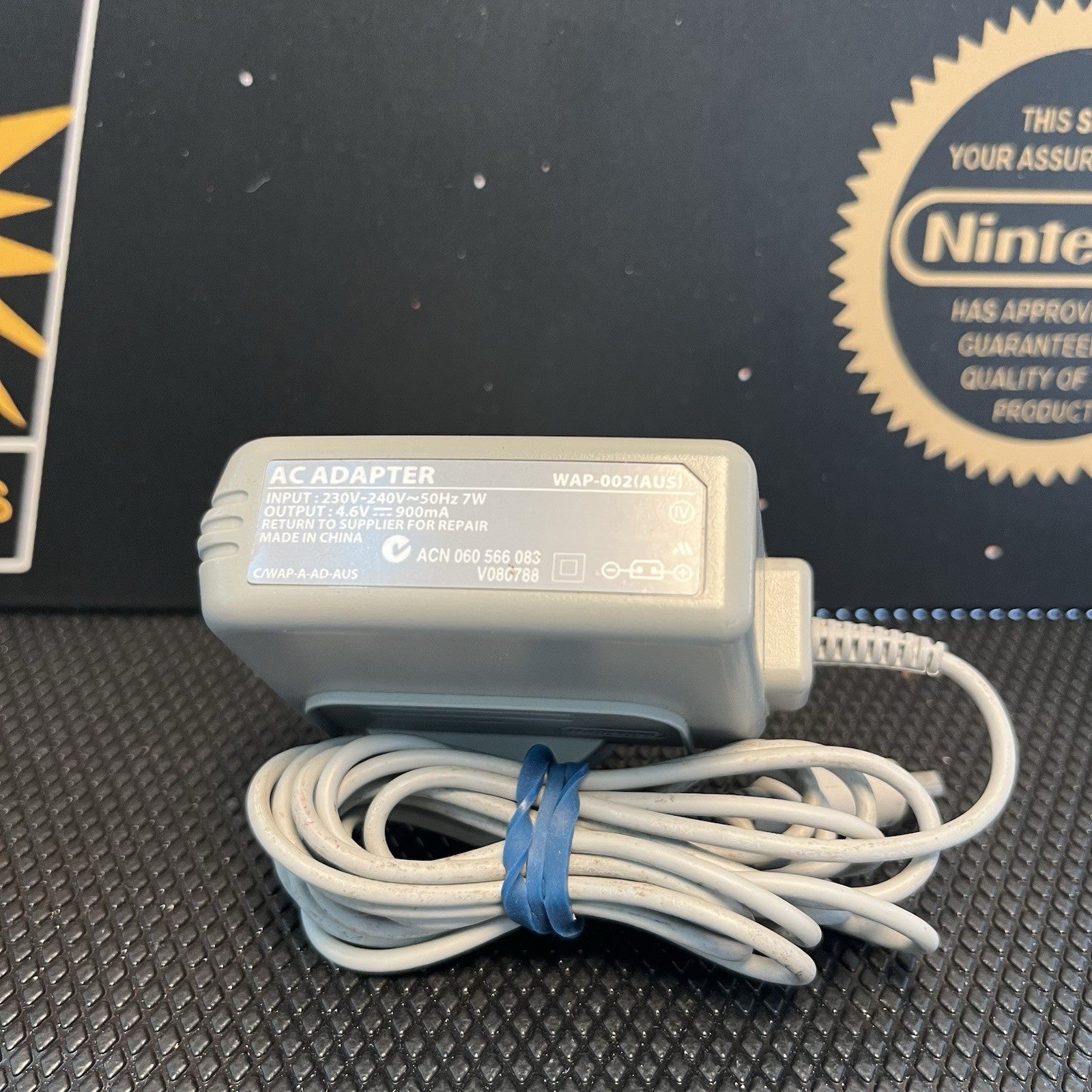 Nintendo 3DS Cosmos Black W.Game & Charger Console