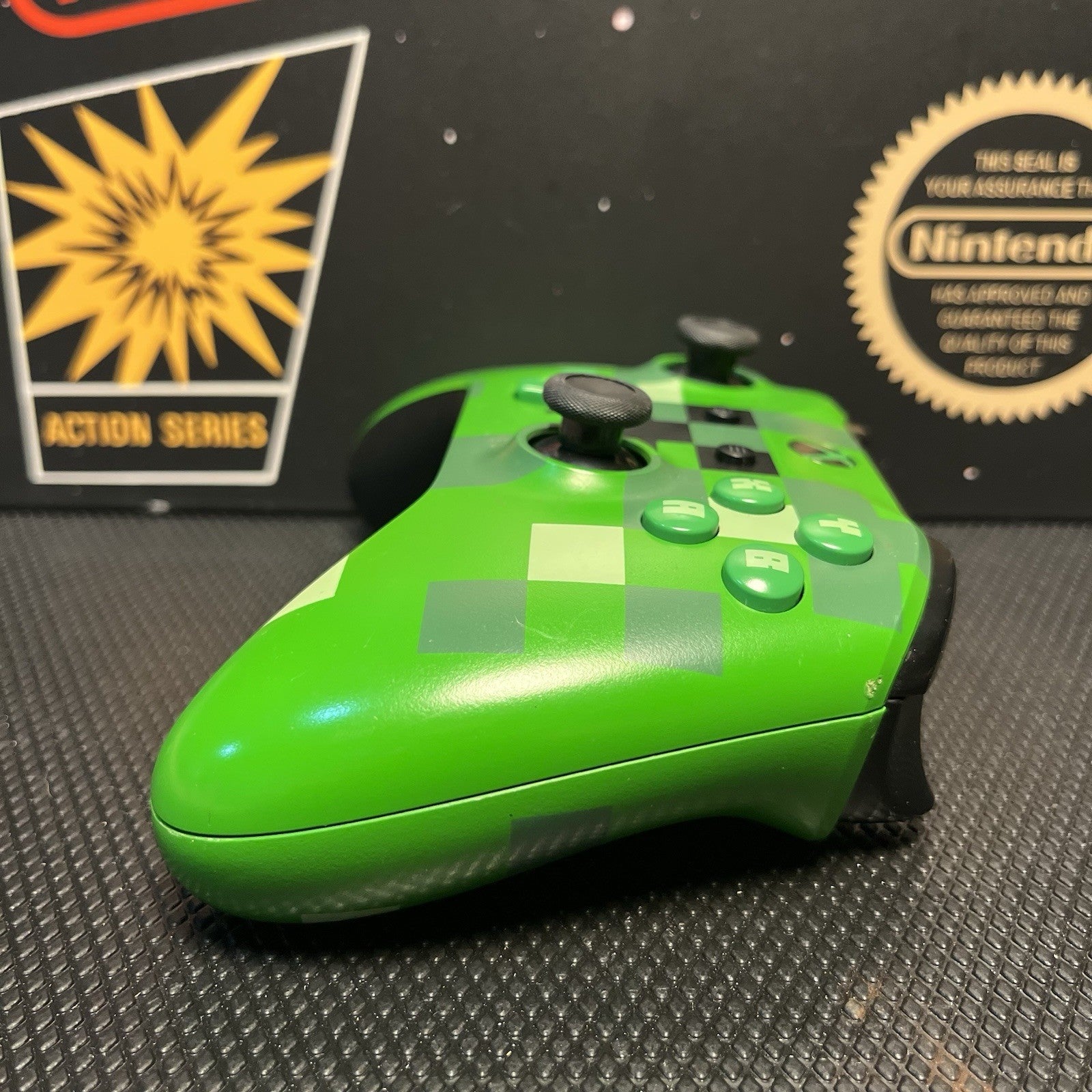 Microsoft Xbox One Limited Edition Minecraft Creeper Controller